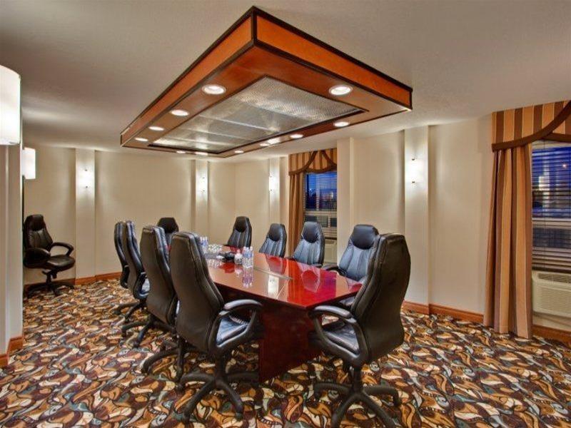 Holiday Inn Calgary Airport By Ihg Съоръжения снимка