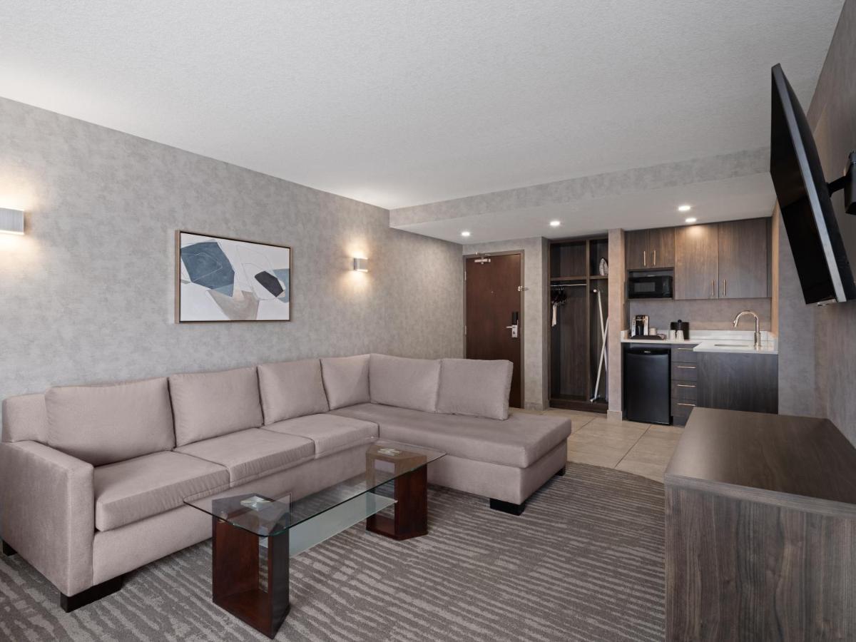 Holiday Inn Calgary Airport By Ihg Екстериор снимка