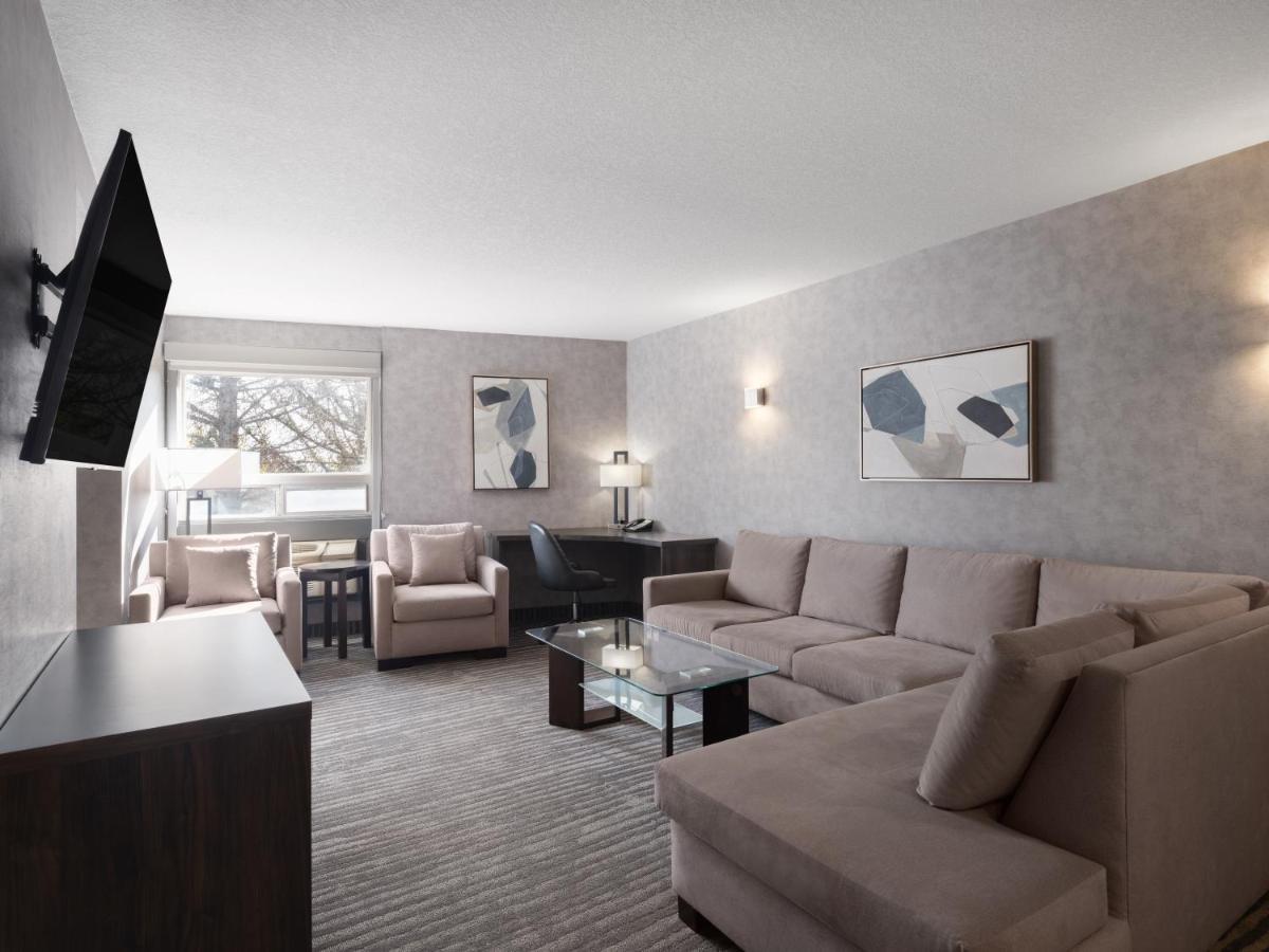 Holiday Inn Calgary Airport By Ihg Екстериор снимка