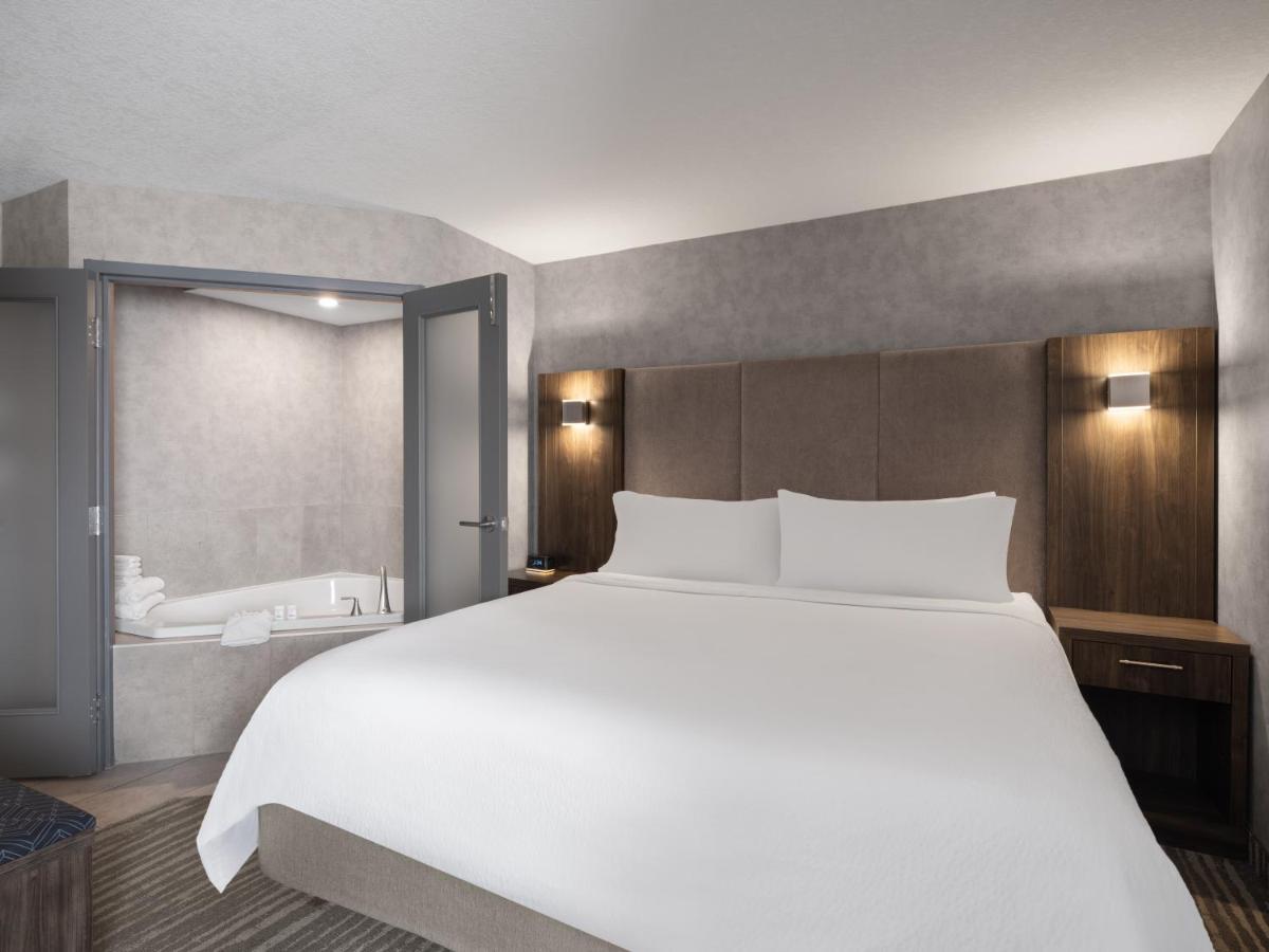 Holiday Inn Calgary Airport By Ihg Екстериор снимка