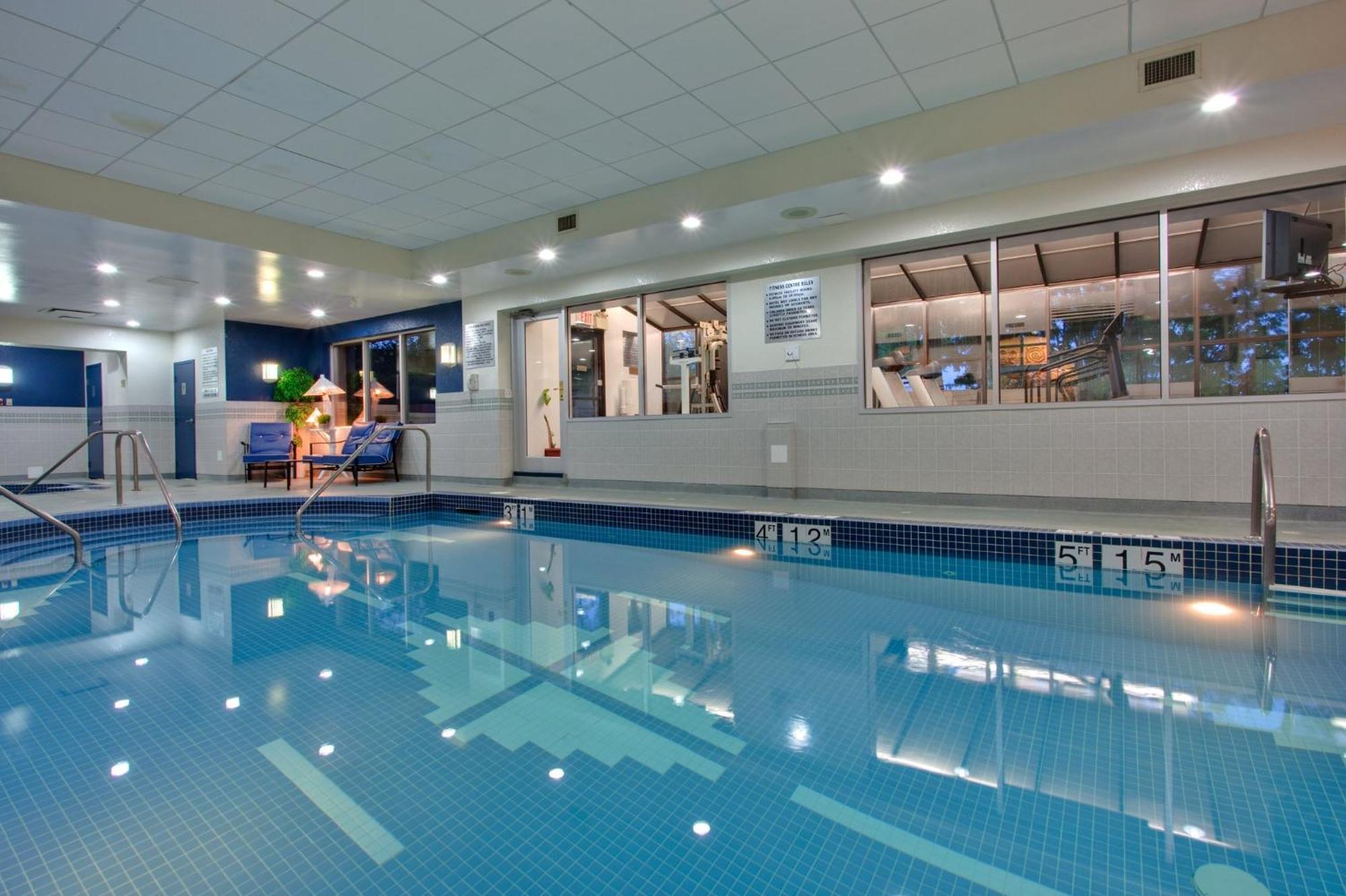 Holiday Inn Calgary Airport By Ihg Екстериор снимка