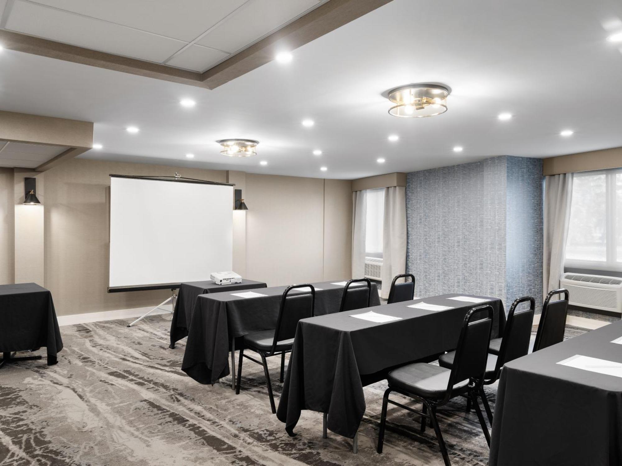 Holiday Inn Calgary Airport By Ihg Екстериор снимка