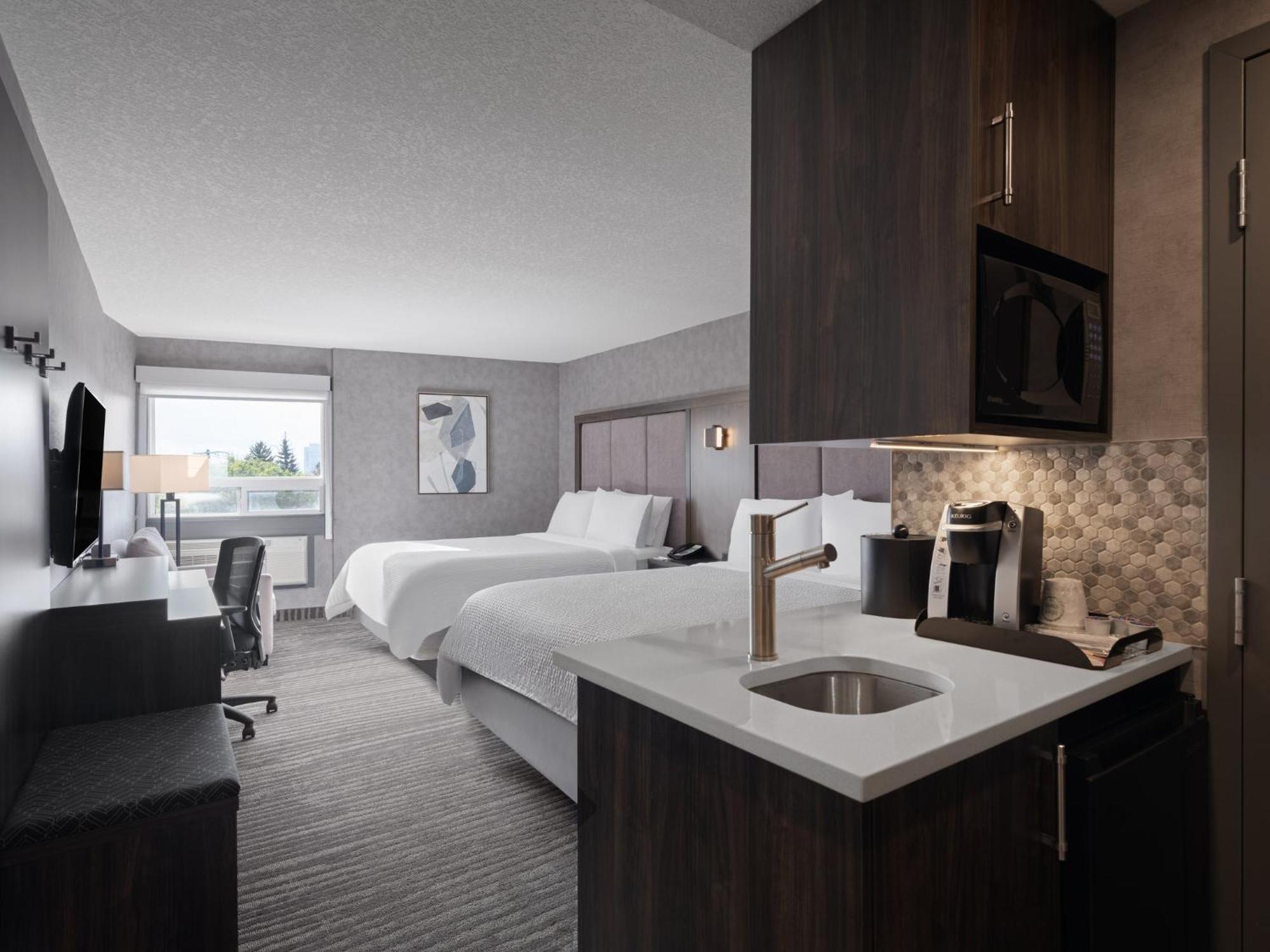 Holiday Inn Calgary Airport By Ihg Екстериор снимка
