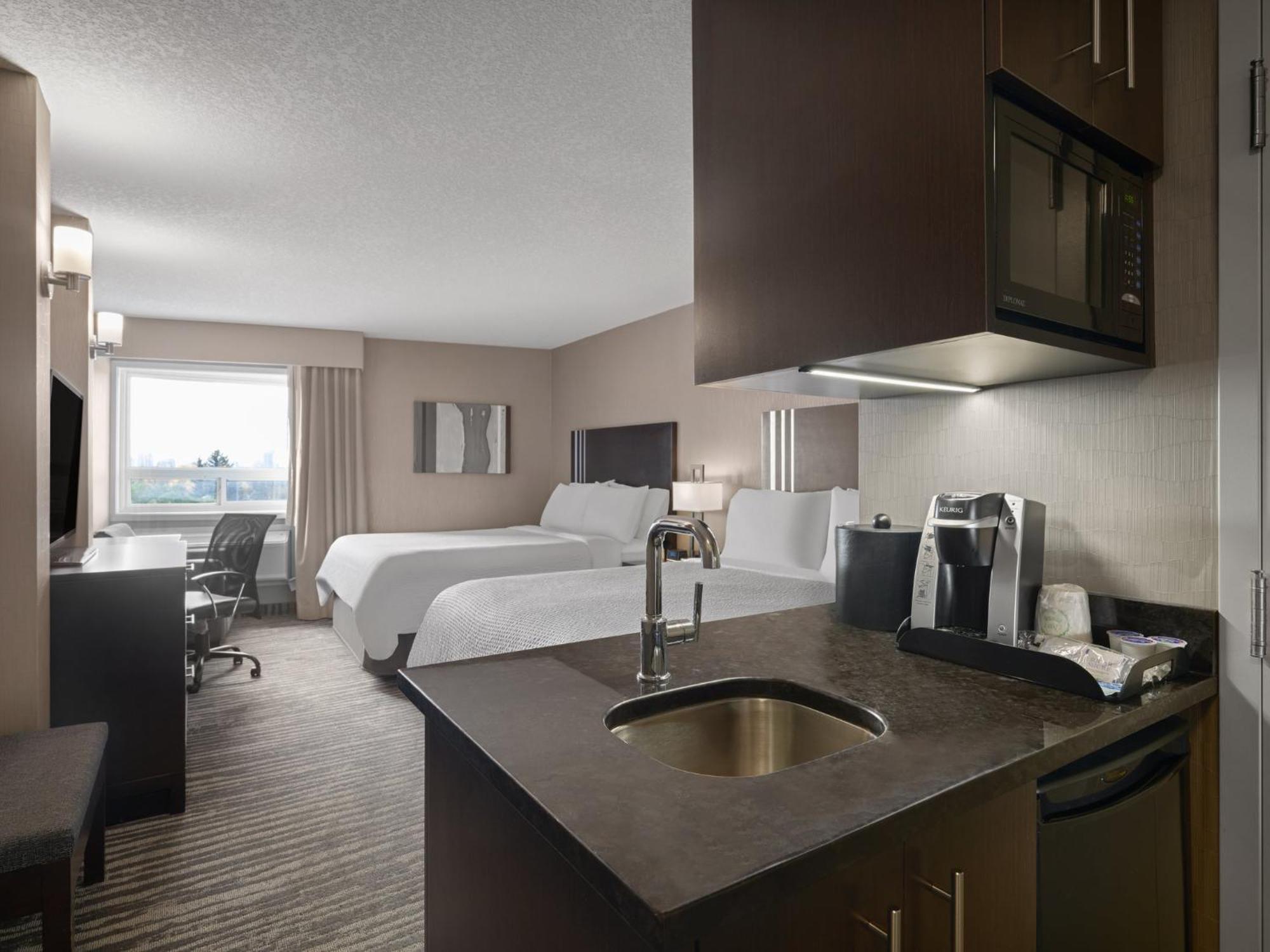 Holiday Inn Calgary Airport By Ihg Екстериор снимка