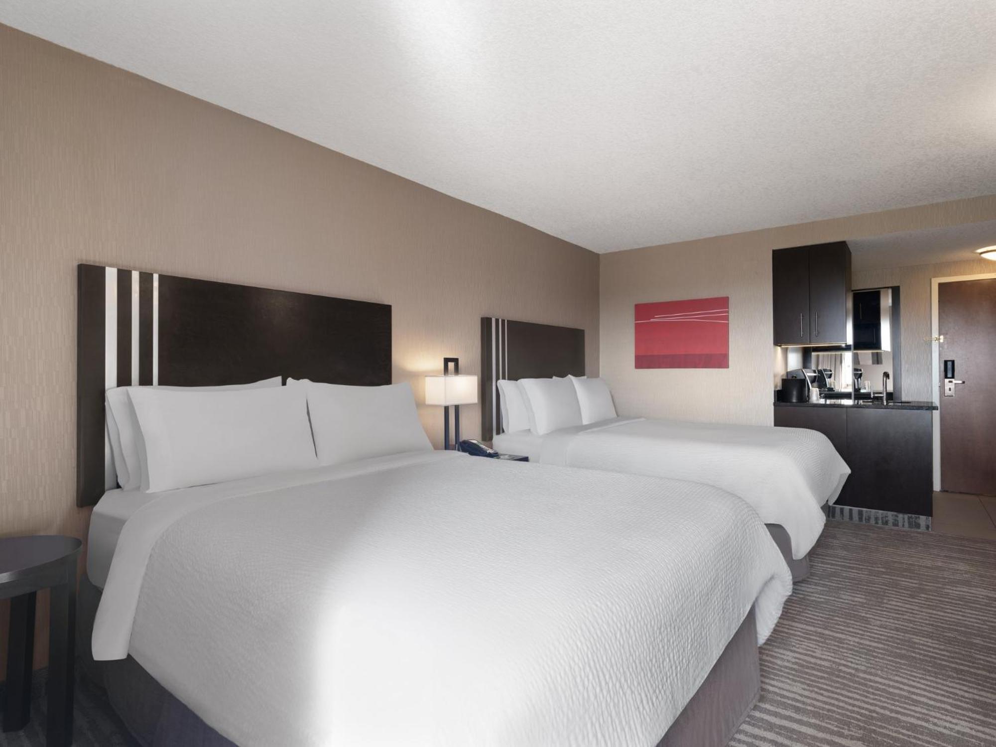 Holiday Inn Calgary Airport By Ihg Екстериор снимка