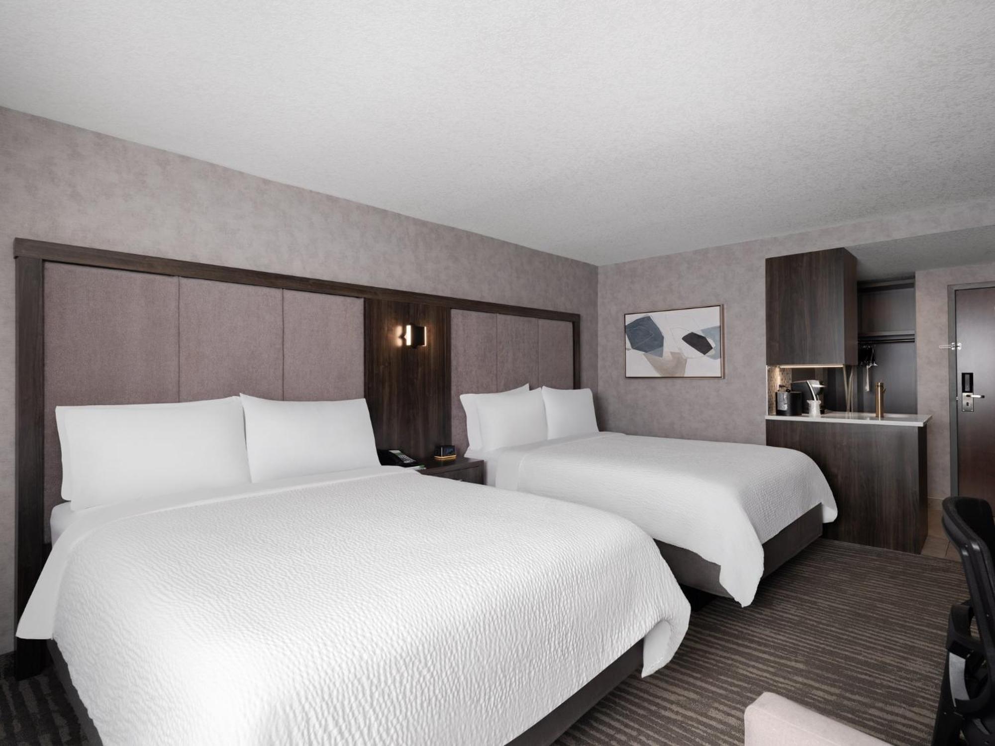 Holiday Inn Calgary Airport By Ihg Екстериор снимка