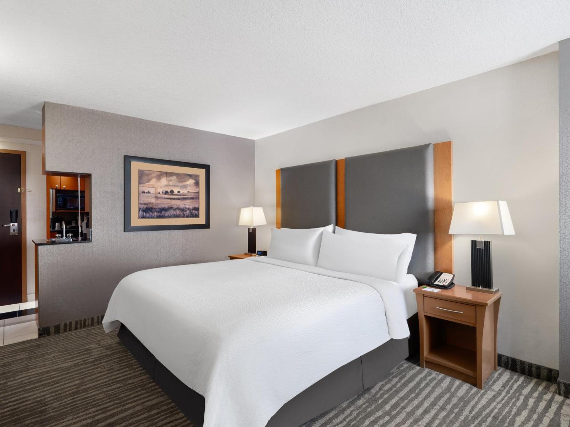 Holiday Inn Calgary Airport By Ihg Екстериор снимка