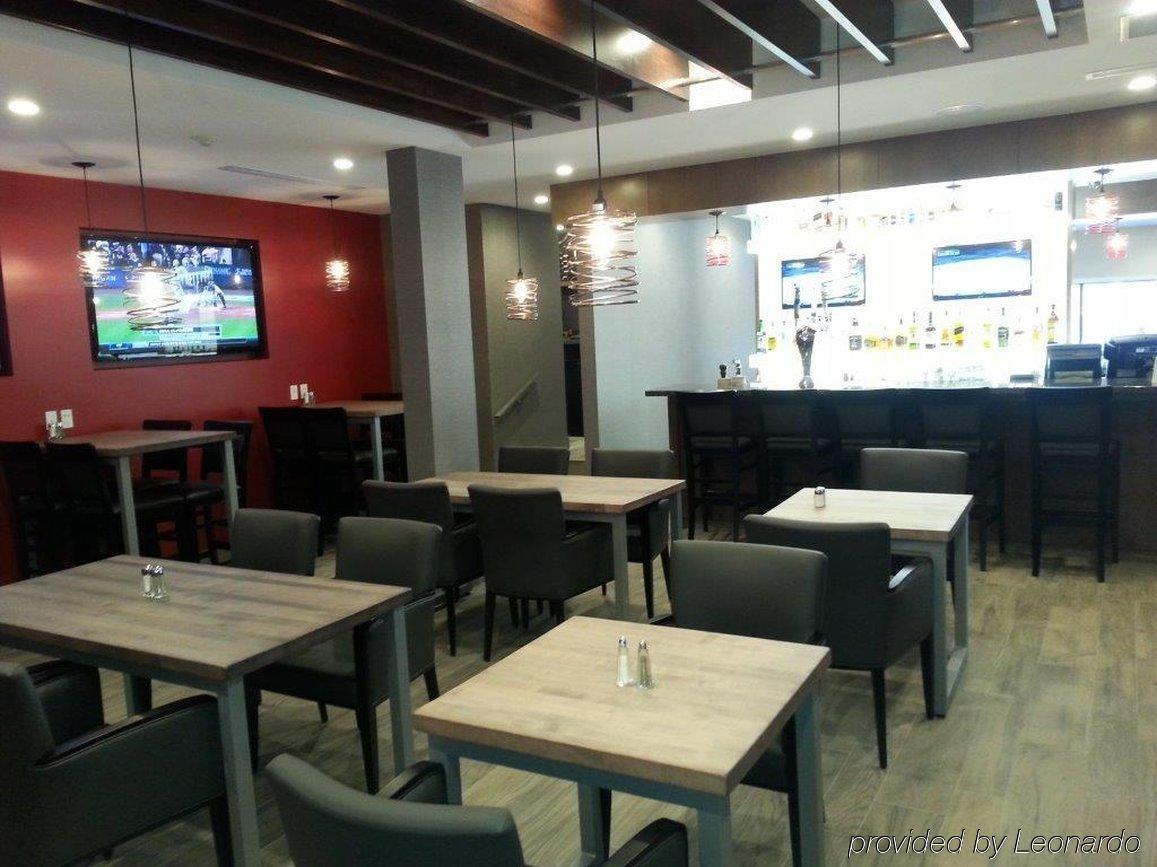 Holiday Inn Calgary Airport By Ihg Екстериор снимка