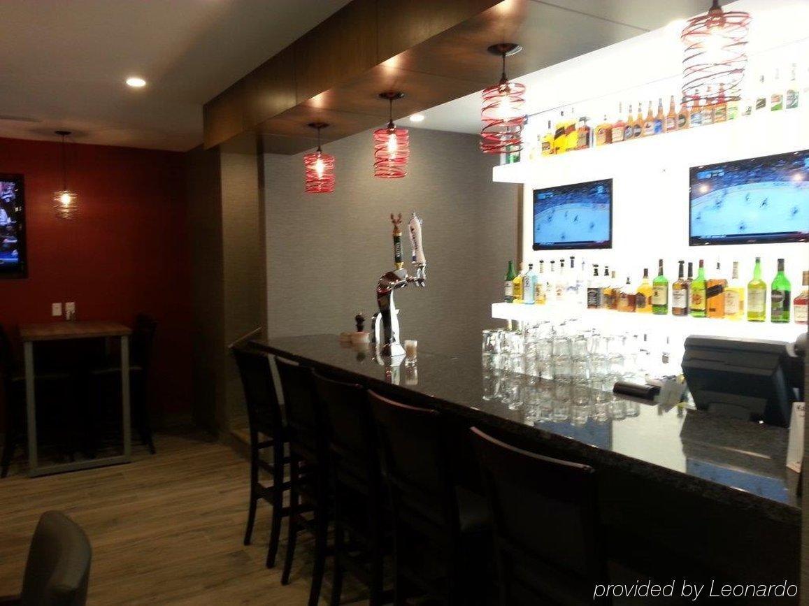 Holiday Inn Calgary Airport By Ihg Екстериор снимка