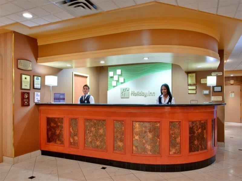 Holiday Inn Calgary Airport By Ihg Интериор снимка