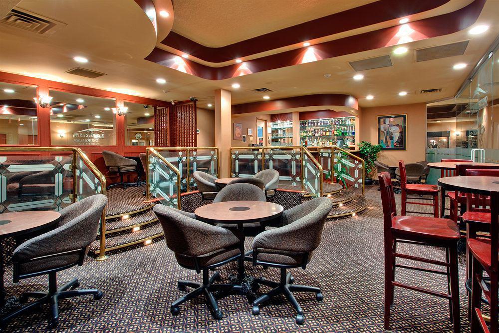 Holiday Inn Calgary Airport By Ihg Ресторант снимка